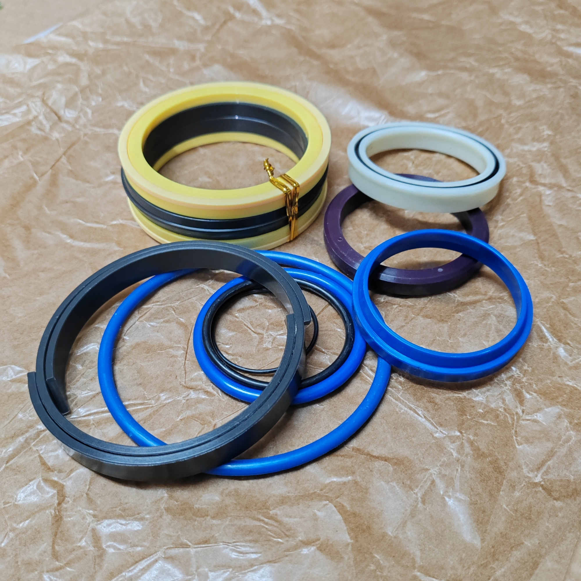 4206018 BOOM HYDRAULIC CYLINDER SEAL SERVICE KIT FOR HITACHI EX200LC