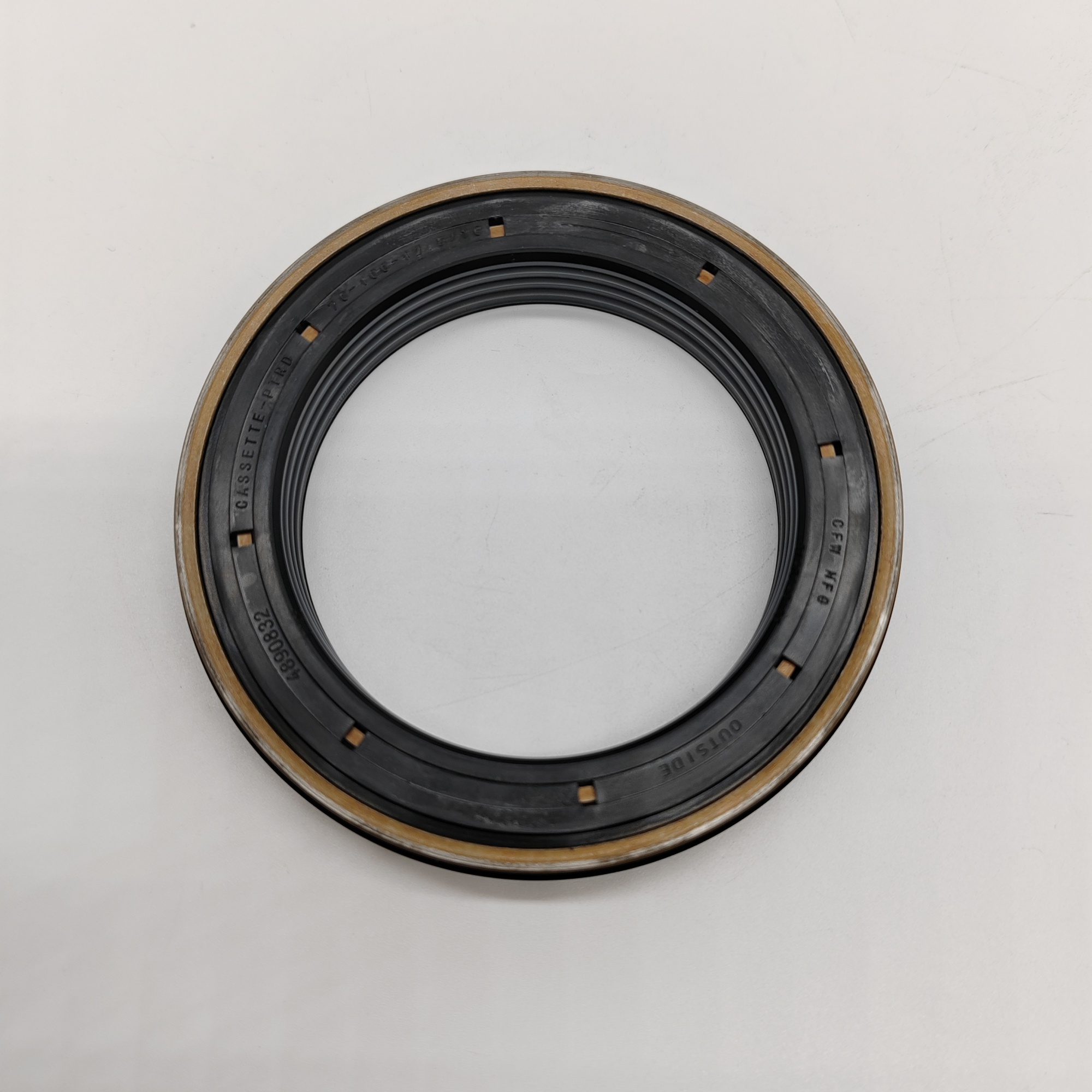  07012-20095 0701220095 Oil Seal Shaft For Komatsu Bulldozer Crawler Loader Torqflow Transmission Case D65A D65E D65S