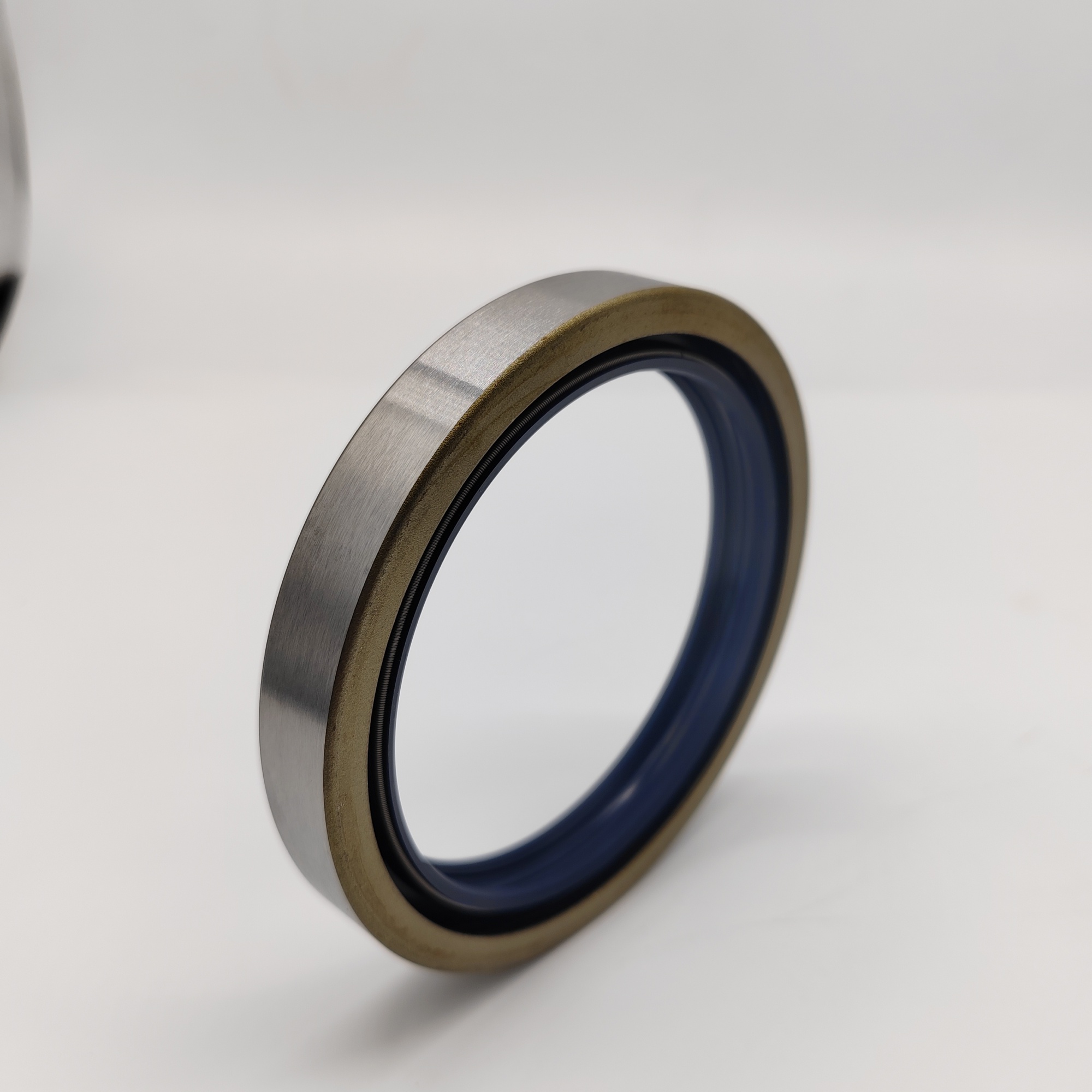  708-2L-32460 7082L32460 Oil Seal For Komatsu Bulldozer Excavator Piston Pump D65EX D65PX D65WX HB205 HB215 PC130 PC138