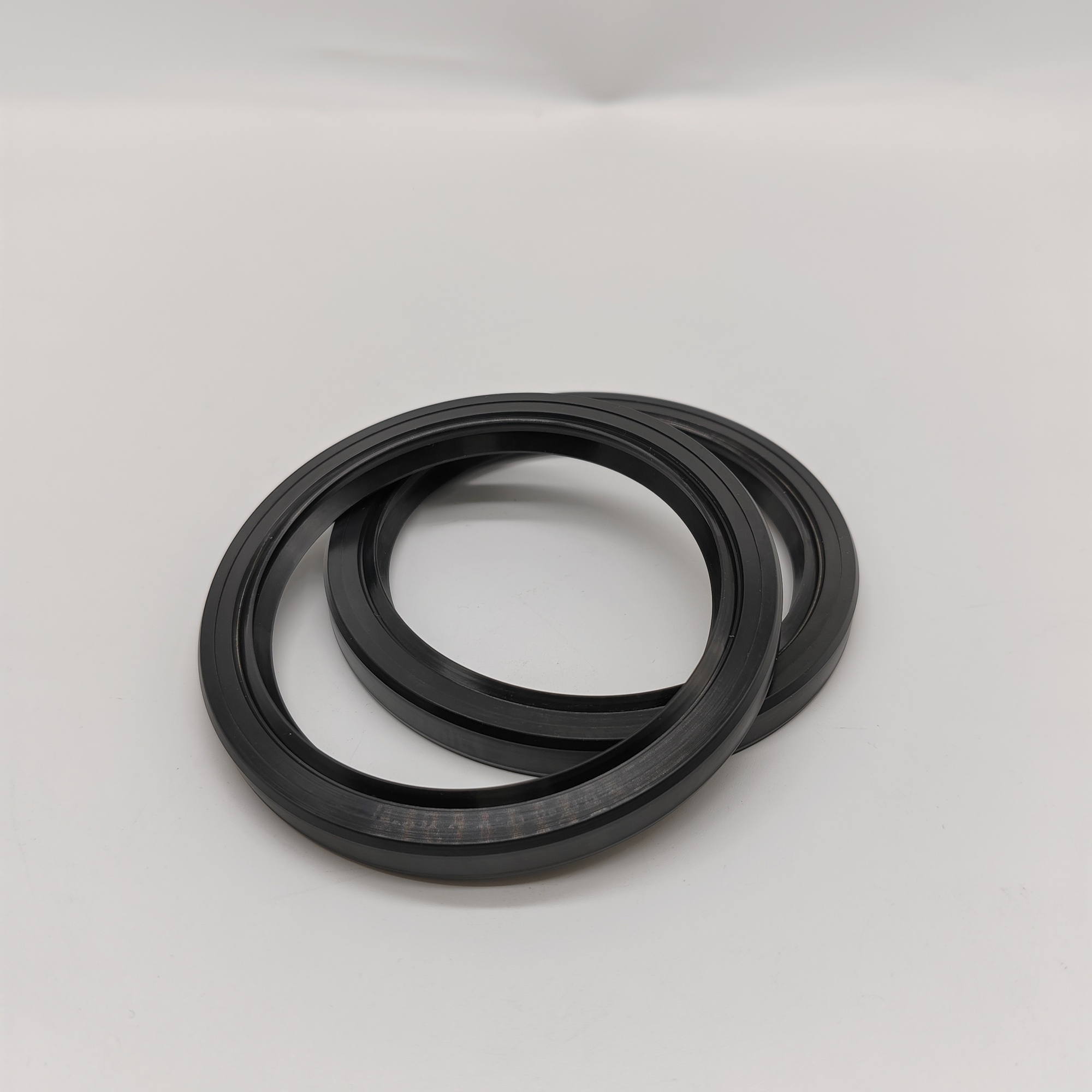  4416076 DB Type Oil Seal For Swing Device HITACHI Excavator EX200-5 RX2300