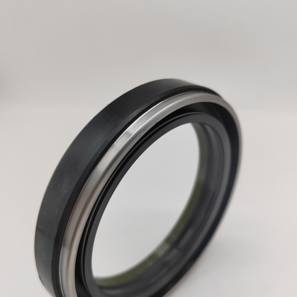  4253308 Oil Seal For Transmission Fits HITACHI CX900 Swing Device EX220-2