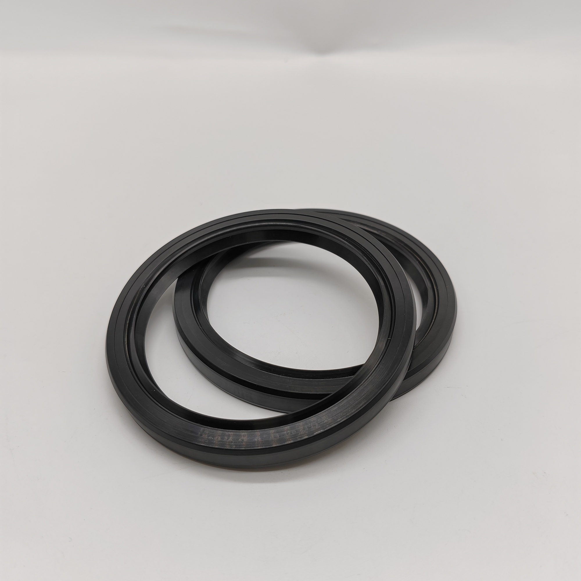 4310055 Oil Seal For Hitachi Heavy Equipment Pump Device EX100-3m EX100M-3 EX100M-3m EX100WD-3 EX100WD-3C EX120-3 EX120