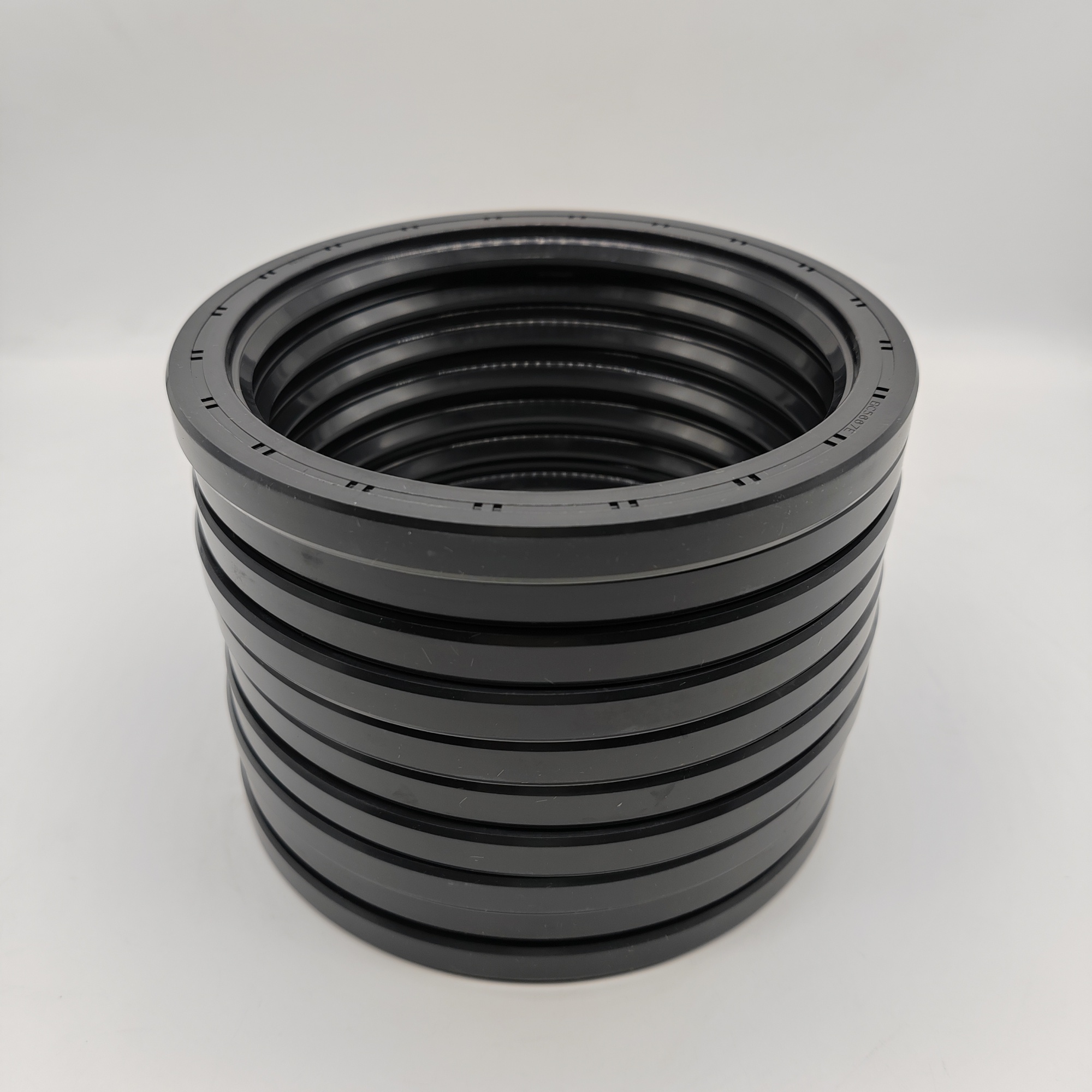 0353318 Oil Seal For Hitachi Excavator Motor Plunger EX400 EX400-3 EX400-3C EX400-5 EX450H-5