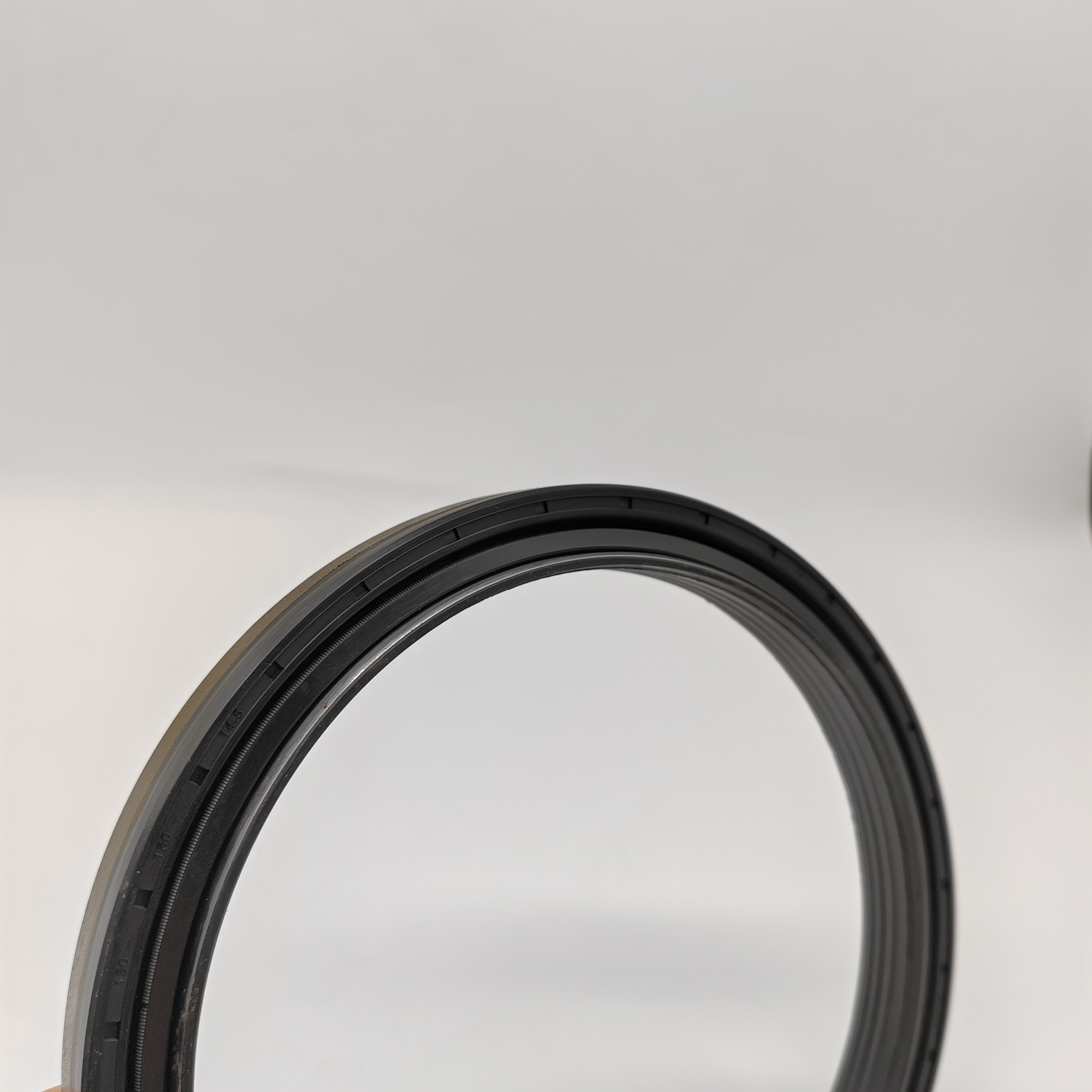 4382769 4424516 Oil Seal For Swing Device EX300-5 EX350H-5 EX350K-5