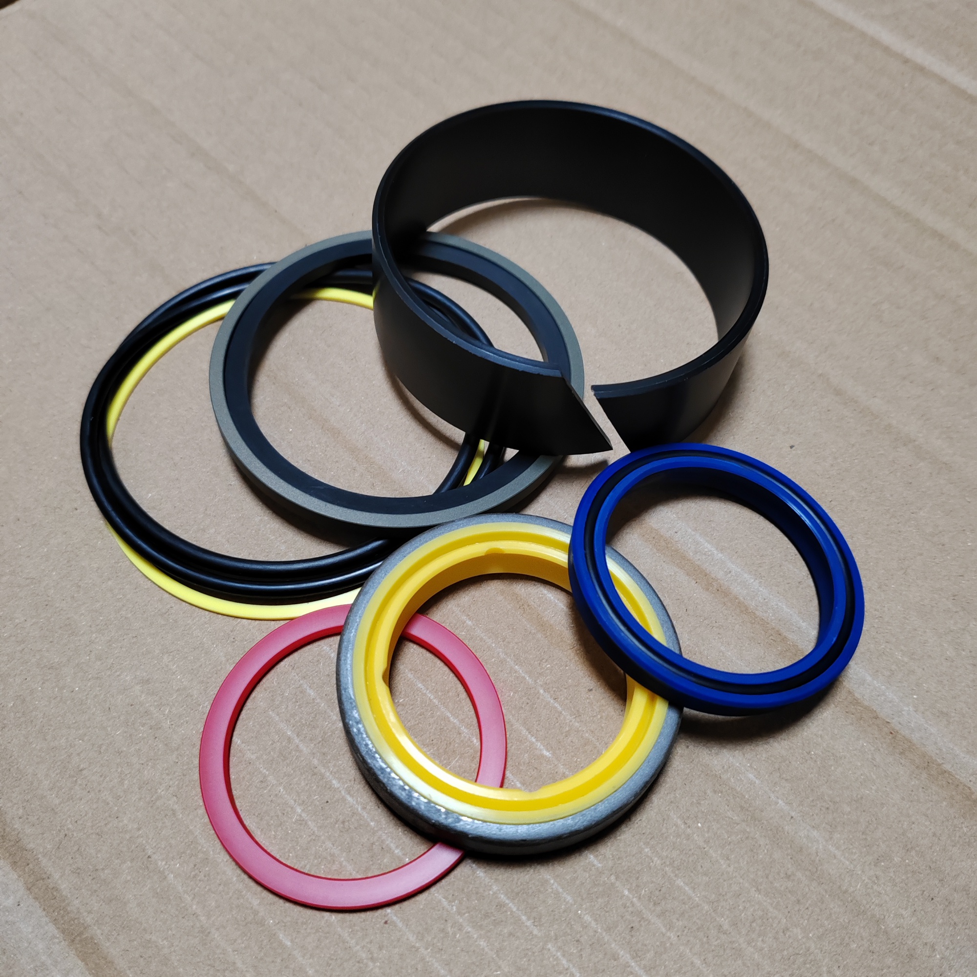 YX01V00005R300 BUCKET CYLINDER SEAL KIT for KOBELCO SK135SR, SK135SR-1E