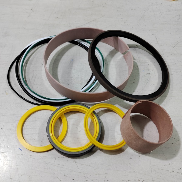 YN01V00018R300 JIB Cylinder Seal Kit For KOBELCO SK200 SK200LC