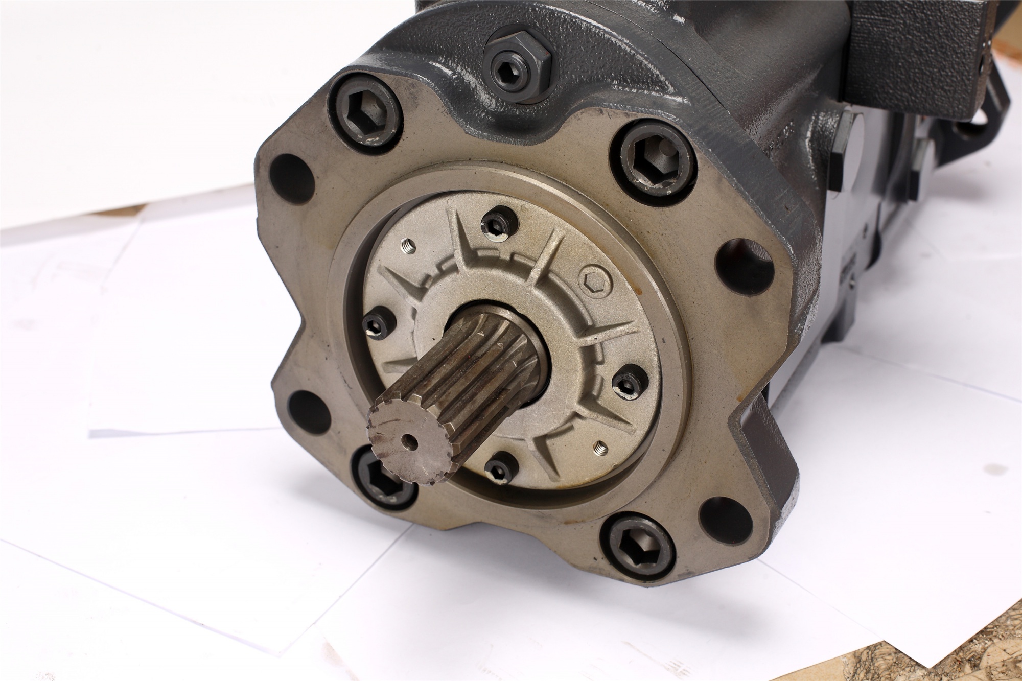Excavator Spare Parts KPM K3V112DTP1K9R-9Y14-4V Hydraulic Piston Main Pump for SH210-5 SH240-5