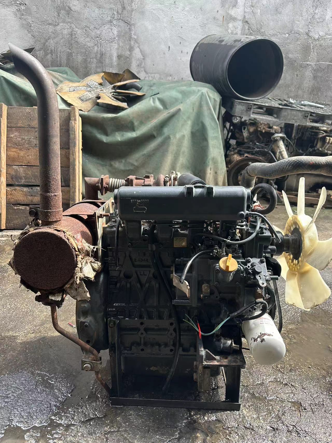 THE USED ENGINE 4D87 FOR PC56-7