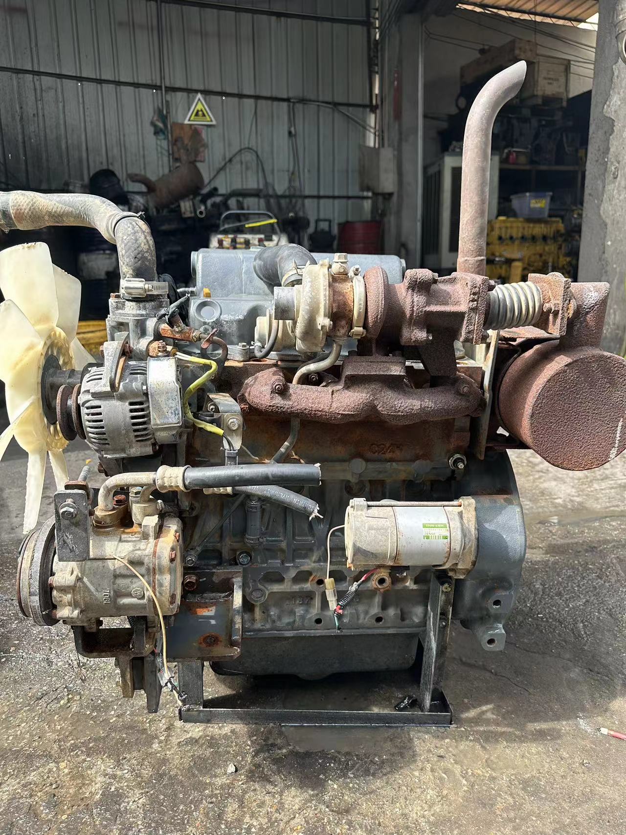 THE USED ENGINE 4D87 FOR PC56-7
