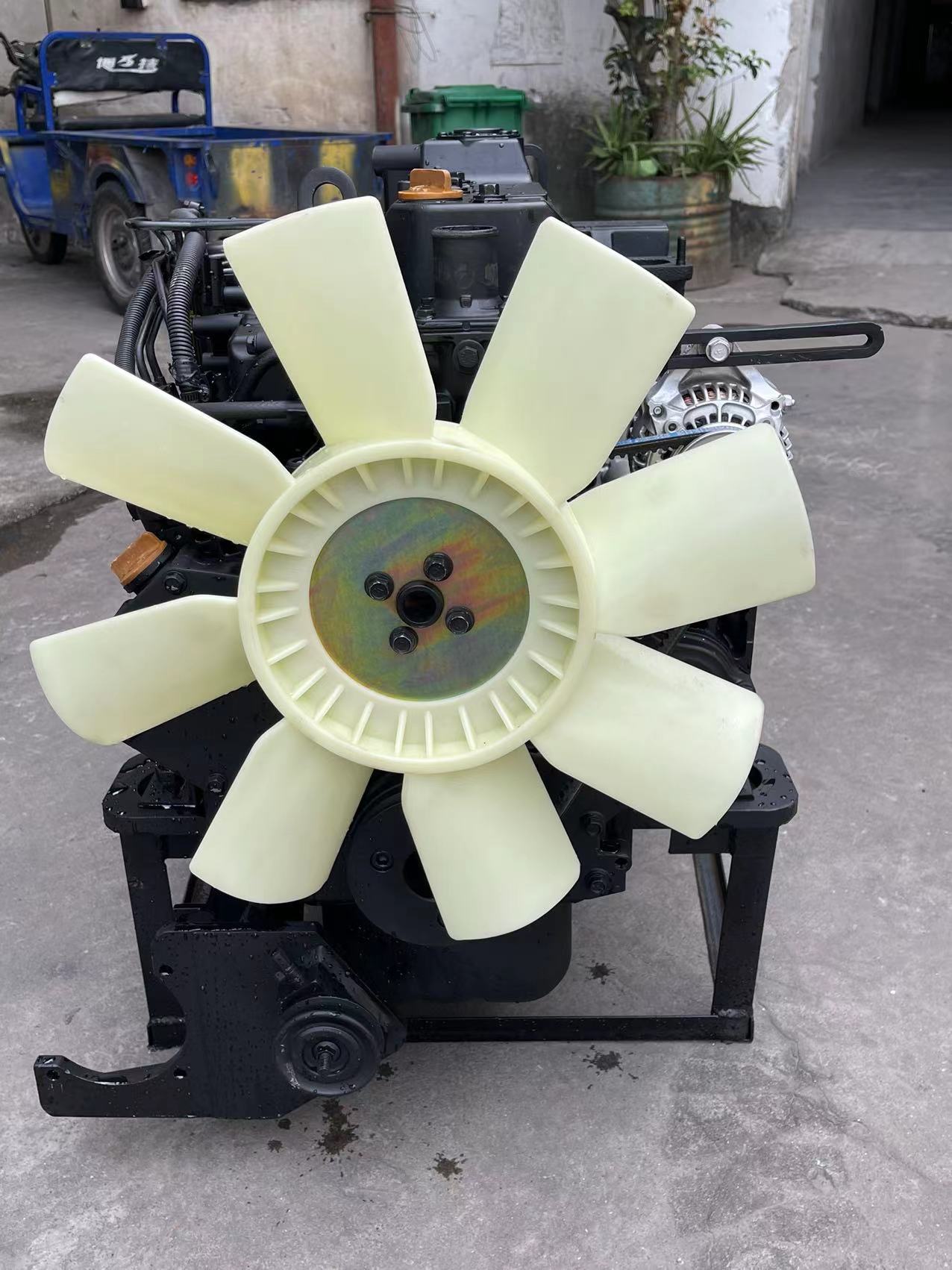 THE USED ENGIN 4TNV94 FOR R60-7