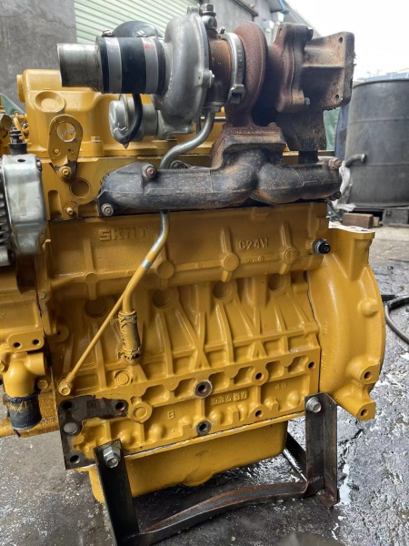 THE USED ENGINE C2.4 FOR Caterpillar 307E2/E