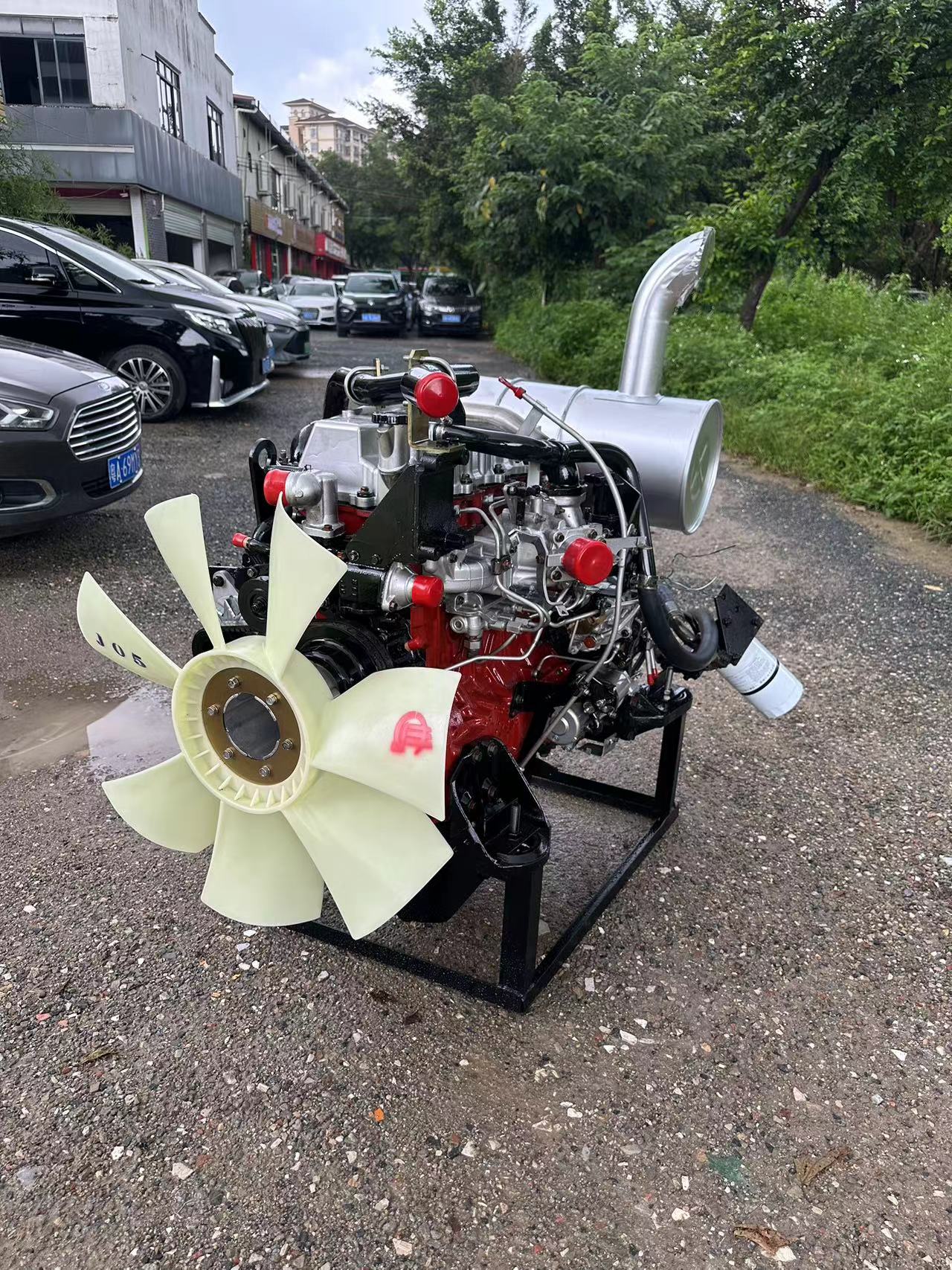 THE USED ENGINE J05E FOR SK250-8