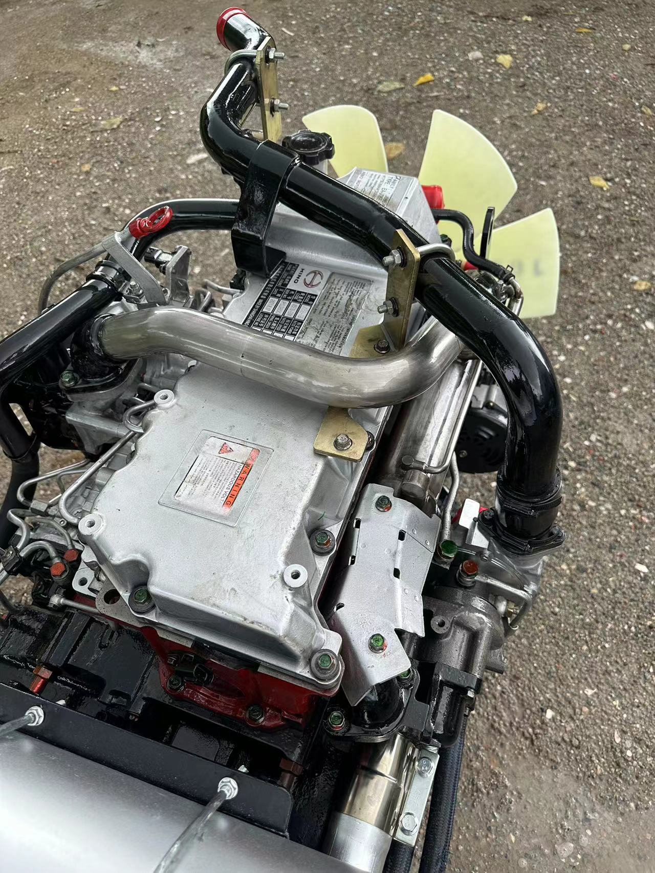 THE USED ENGINE J05E FOR SK250-8