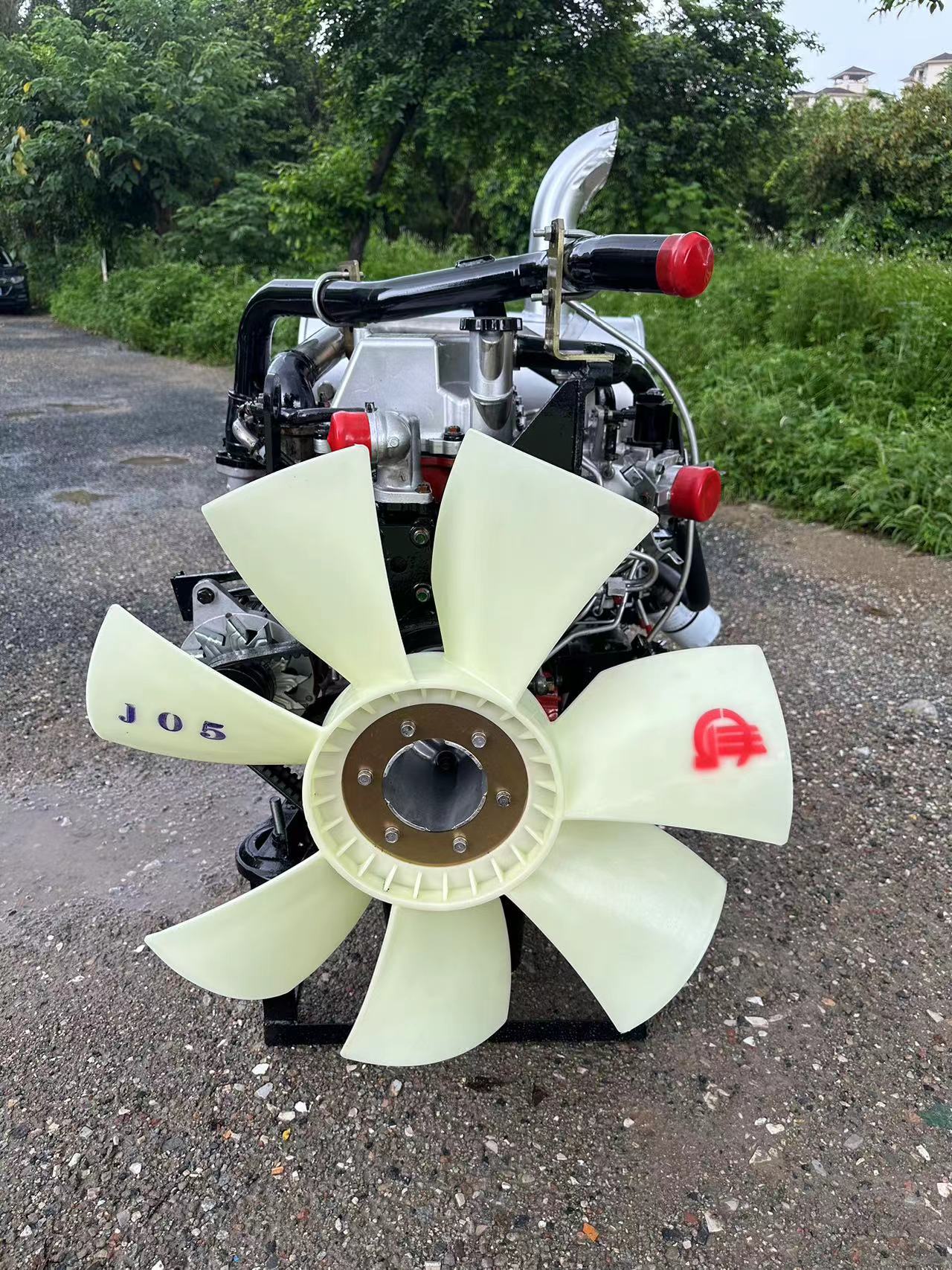 THE USED ENGINE J05E FOR SK250-8
