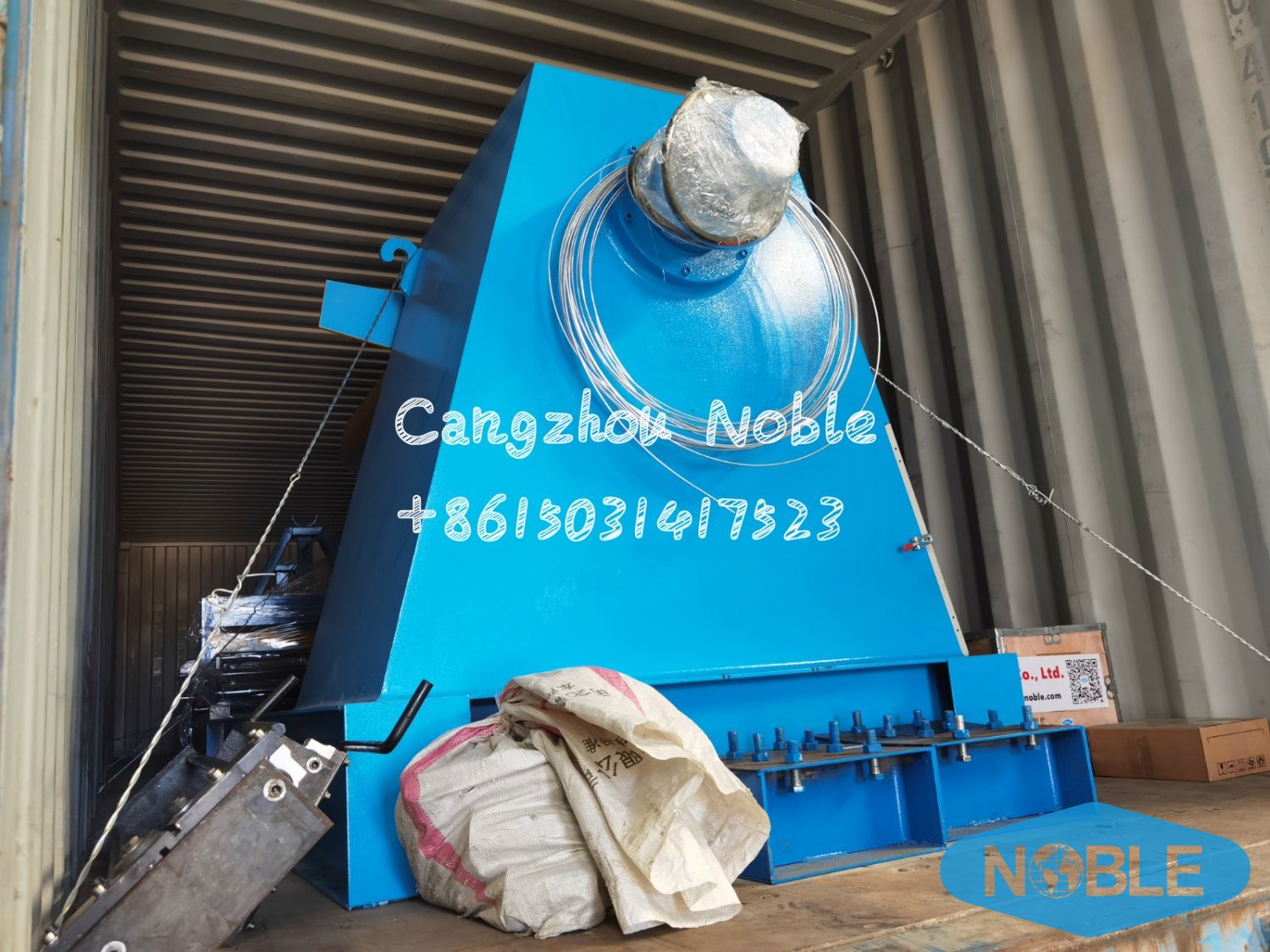 Trapezoidal tile machine