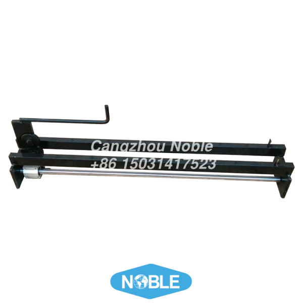 Portable hand knife for cutting color steel plate