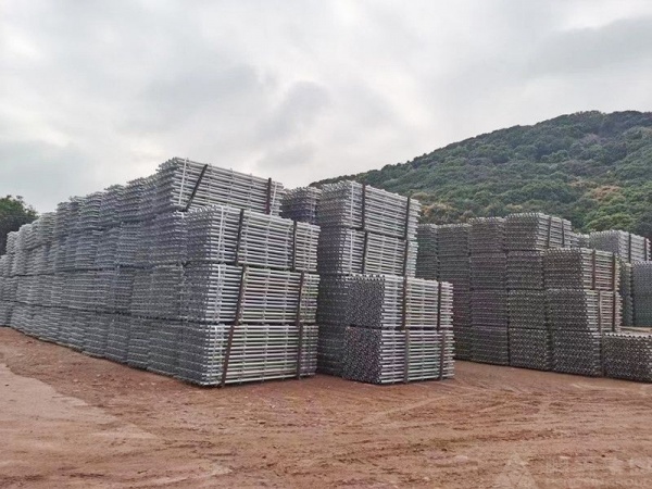 Disc buckle, scaffolding, aluminum template