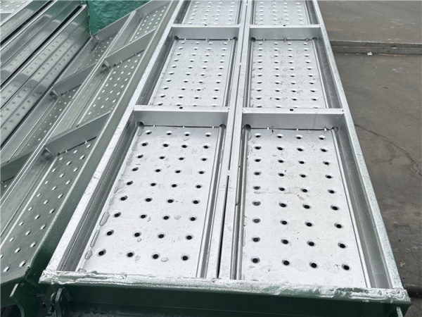 Disc buckle, scaffolding, aluminum template