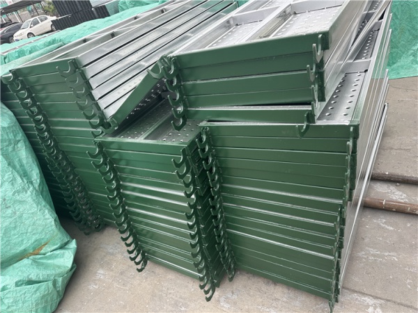 Disc buckle, scaffolding, aluminum template
