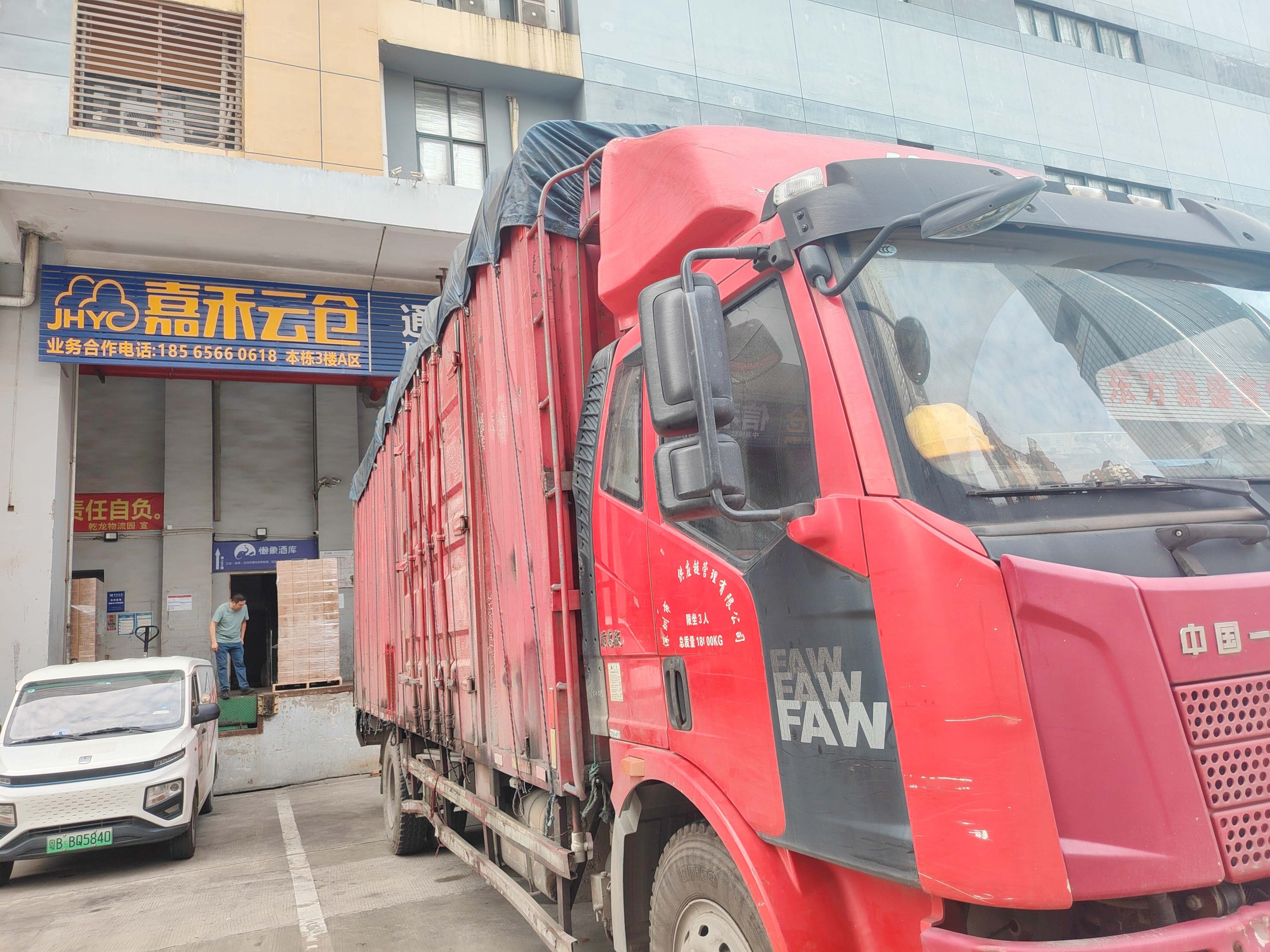 深圳小仓库出租：高租金下如何找到性价比之选