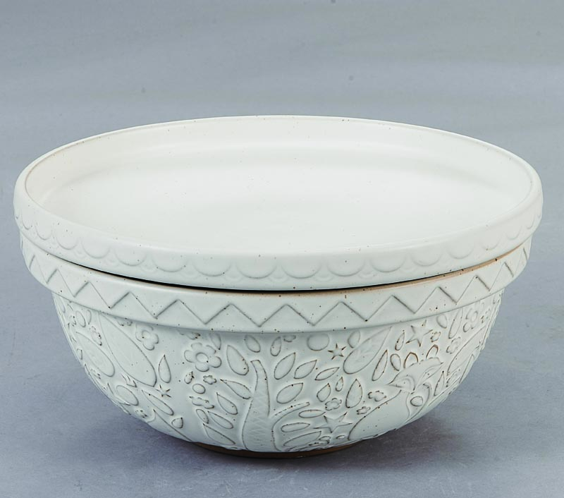 Classical carved white porcelain bowl