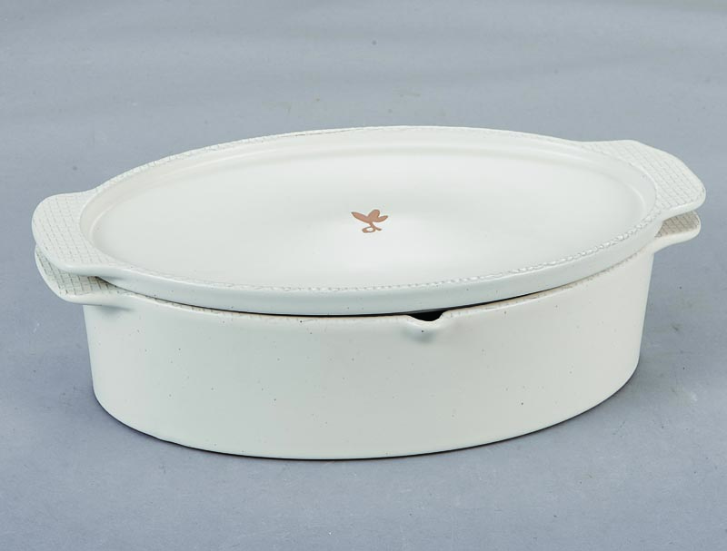 White porcelain candy with lid