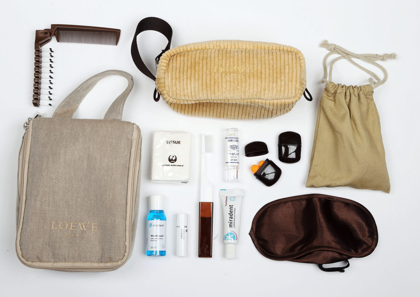 6_Japan-airlines-contents-of-amenity-kit