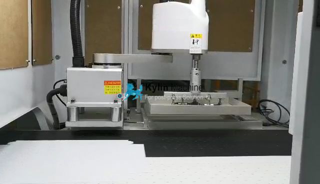 Auto rigid box machine