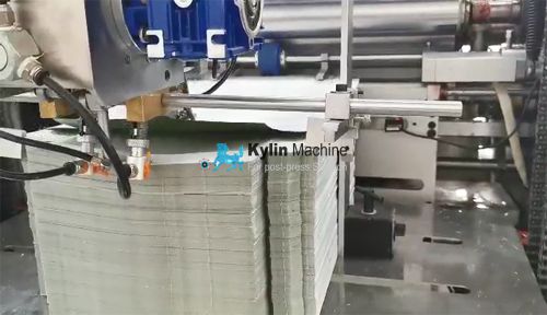 Auto rigid box machine