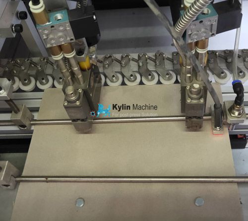 Auto magnet insert machine