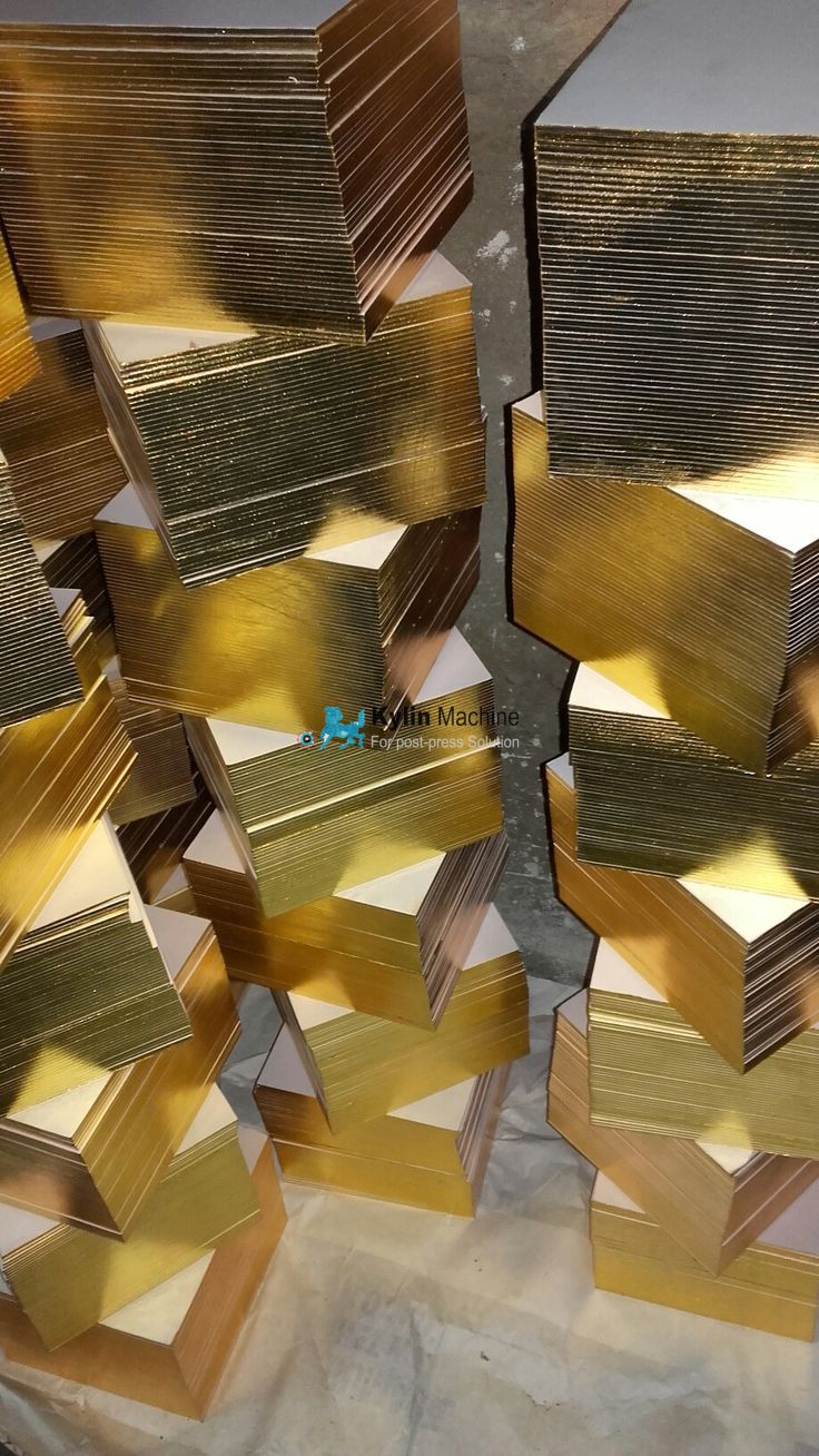 Card edge gilding machine