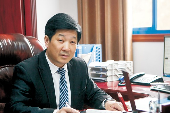 董事长邓立志先生办公照