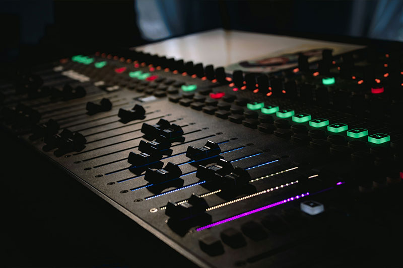 What is the difference between linear array sound and ordinary sound?
