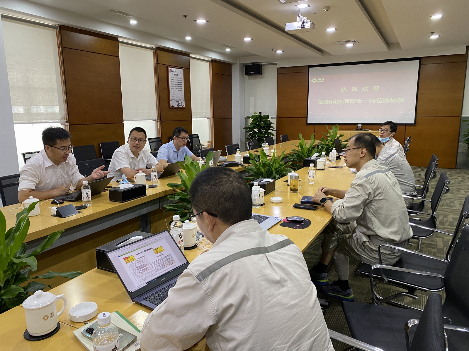 倪志春博士来重点实验室技术交流