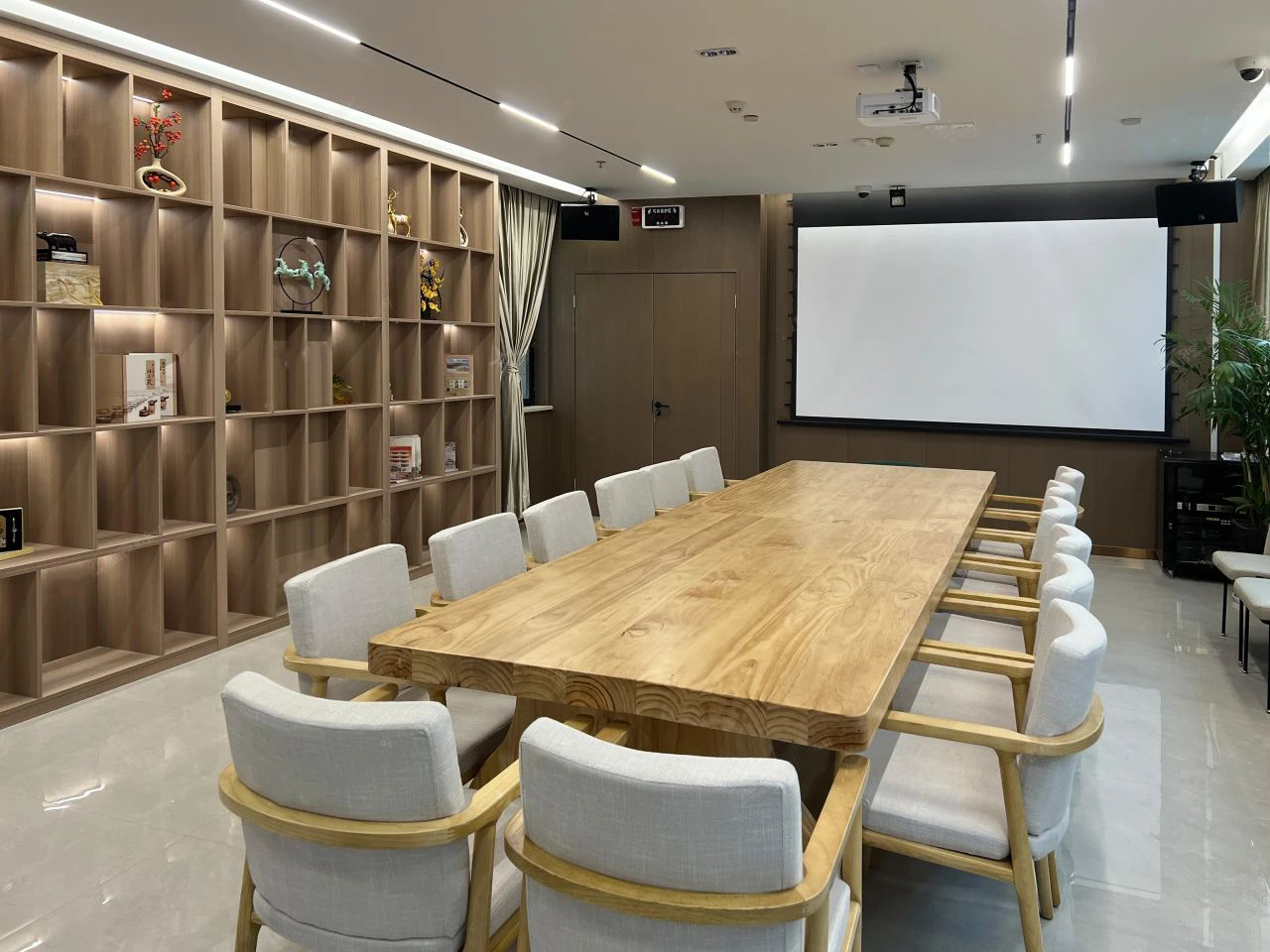 德扑之星品牌会议系统成功应用于潮州会议室