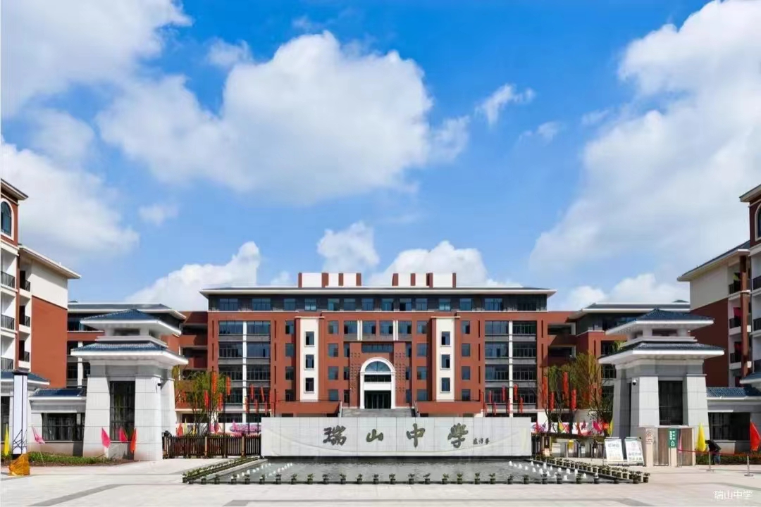 德扑之星品牌防水线阵音箱系统成功应用于合川瑞山中学新校区