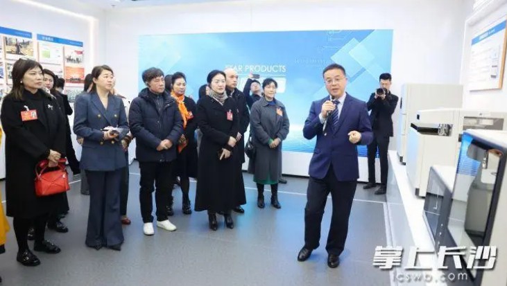 市政协特邀港澳委员、侨联界别委员和海外华人华侨代表集中考察开元仪器等企业