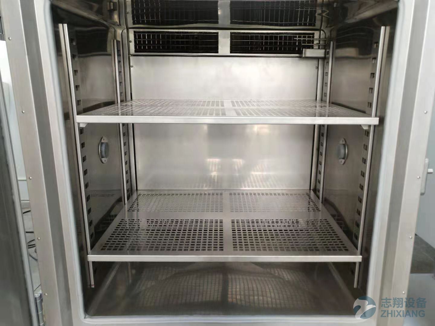 低温（超低温）试验箱