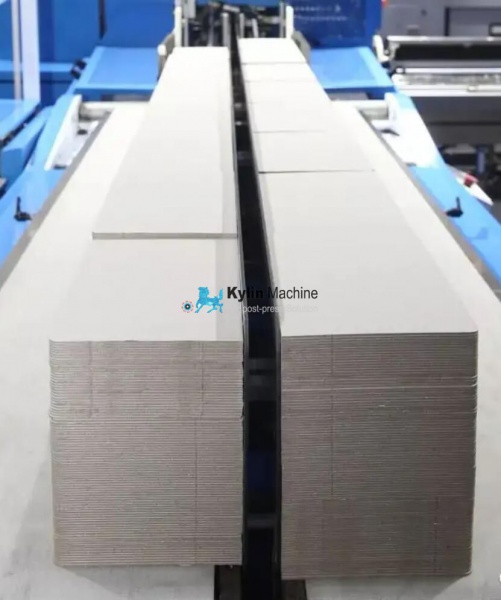 Cardboard slitting machine