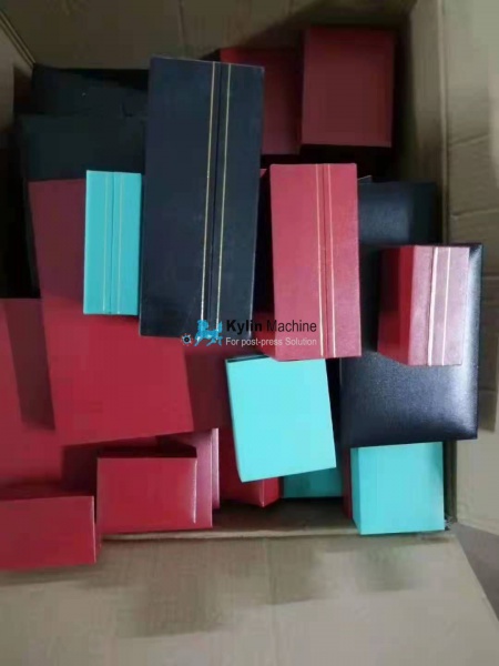 Jewelery box edge gilding machine