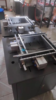 Charpie insert machine