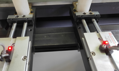 Fully auto magnet closure box machine