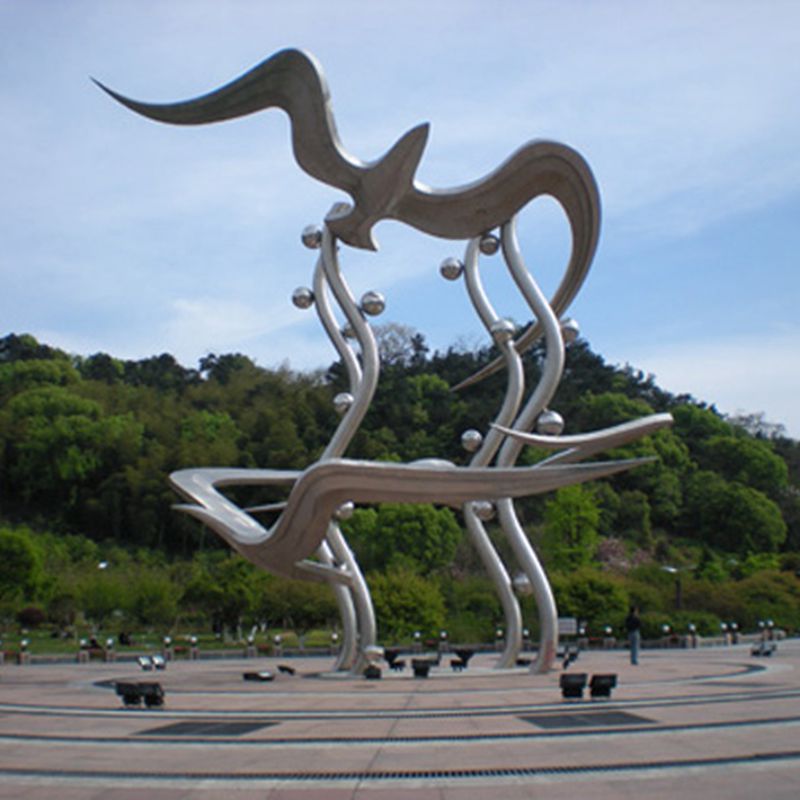 不锈钢雕塑9