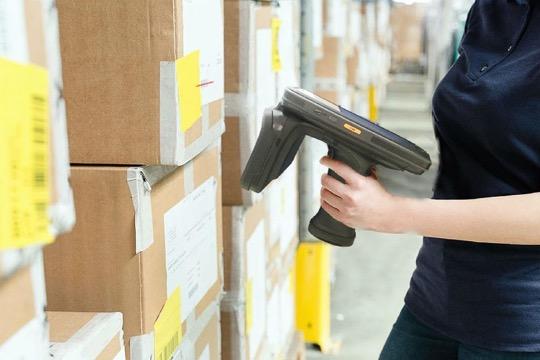 UHF RFID intelligent warehouse management solution