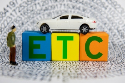 RFID technology realizes long-distance automatic entry and exit of vehicles