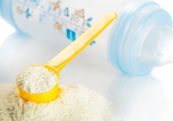 Lactose and milk powder