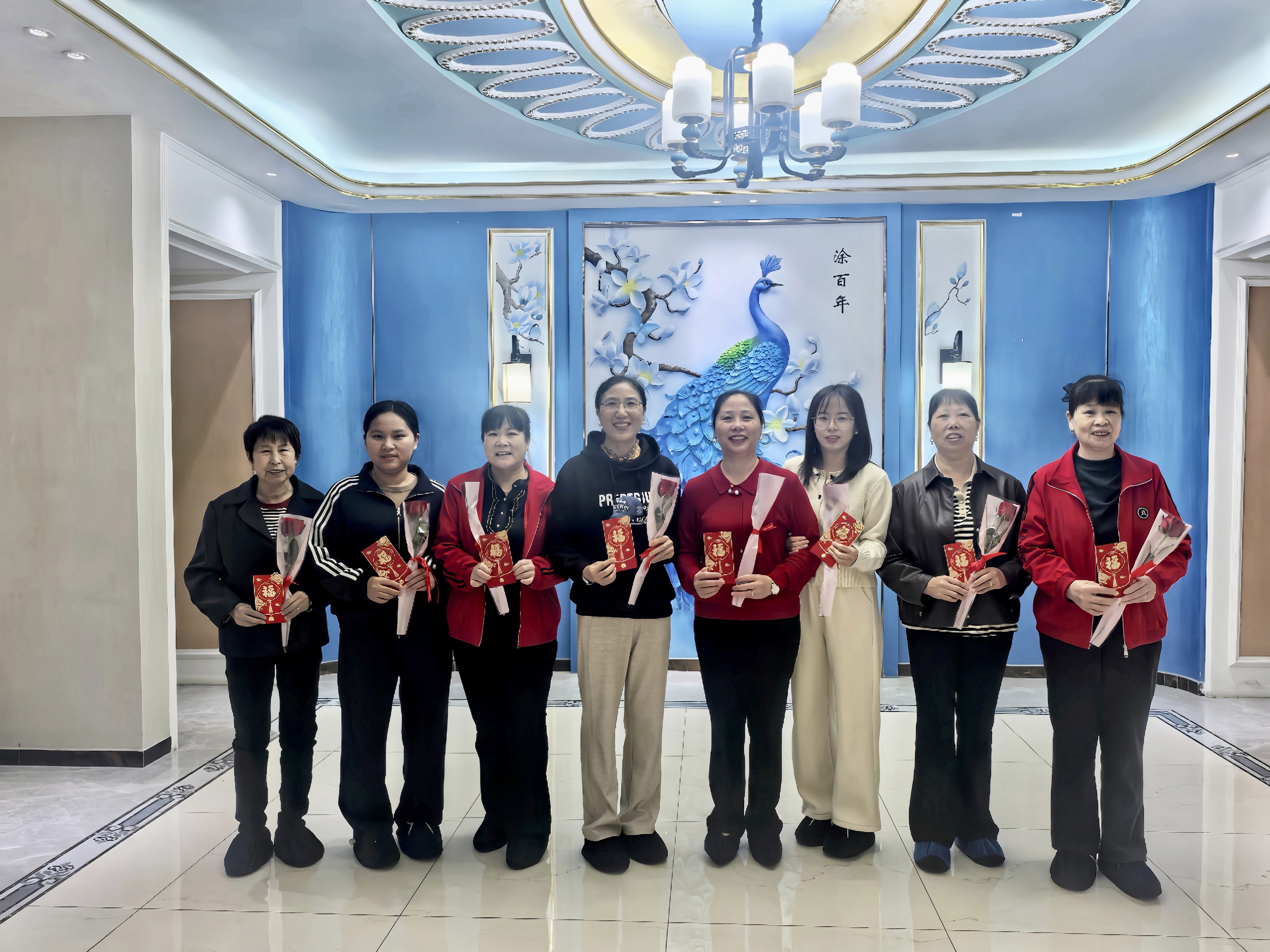 以爱为礼，致敬同行｜涂百年三八妇女节，致每一位发光的她