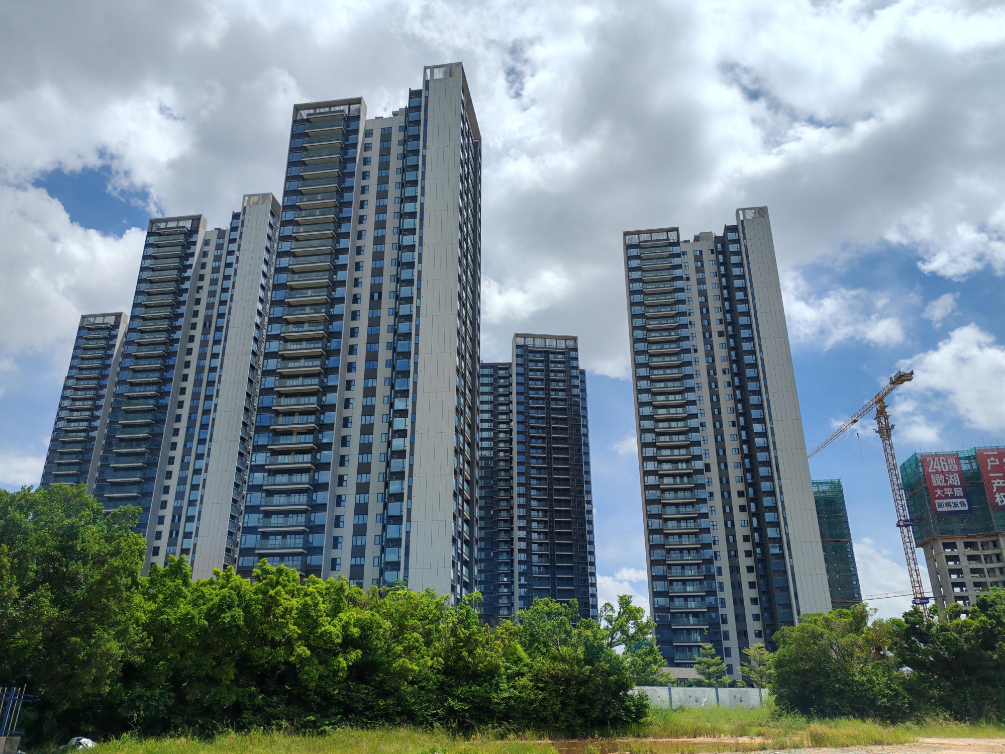 松山湖松月文化广场
