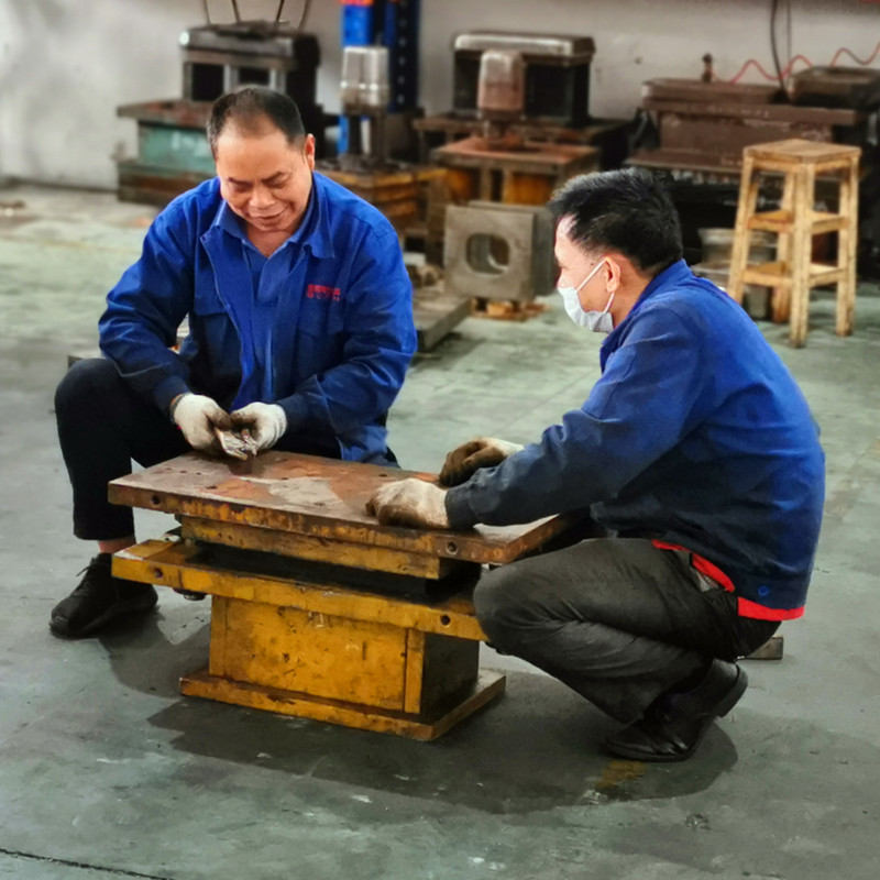 Adjusting Molds
