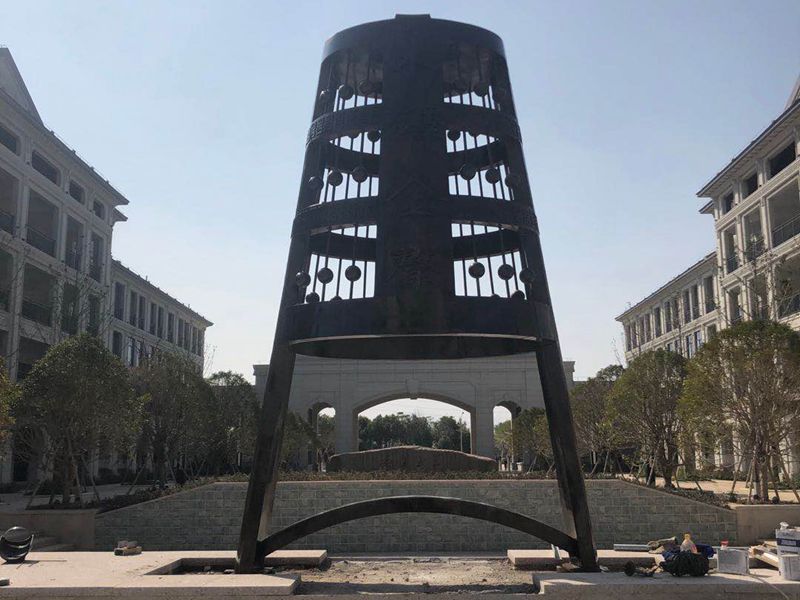 台州北京师范大学黄岩区实验学校铸铜雕塑-格格巫雕塑设计制作